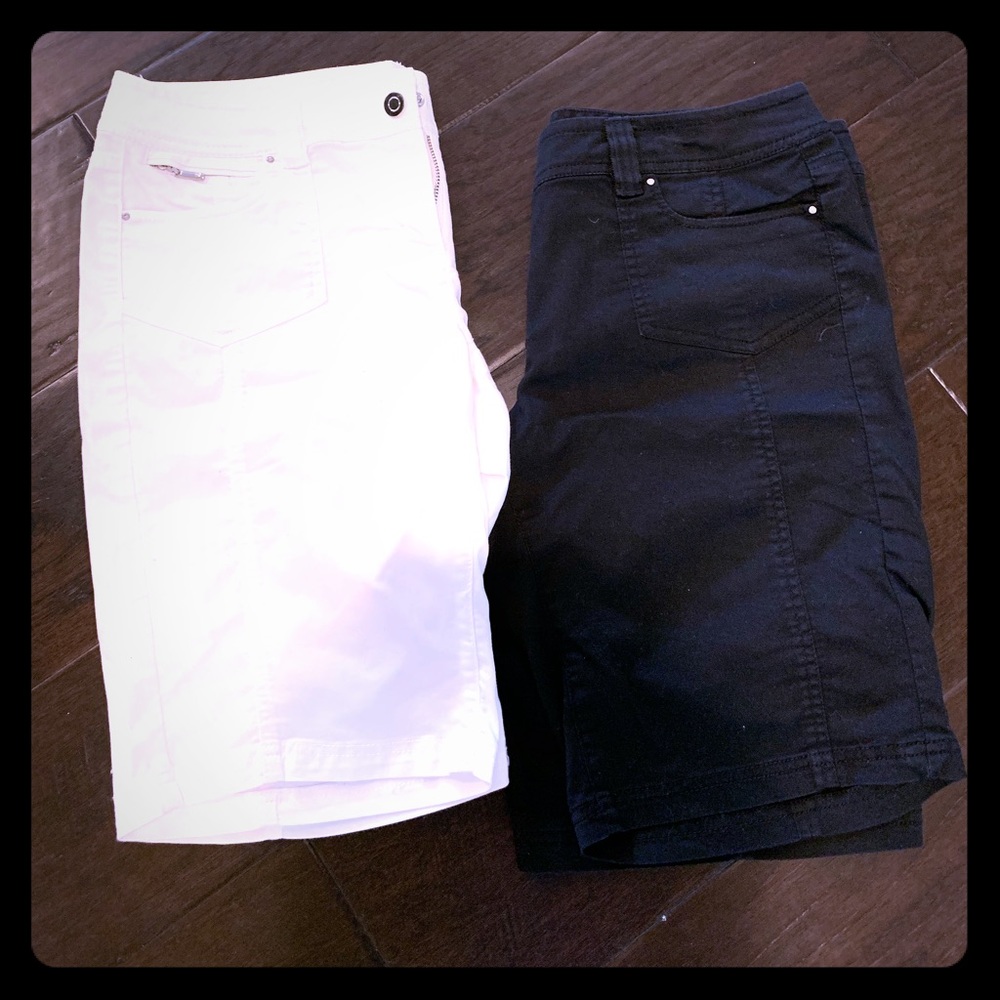2 Bermuda shorts